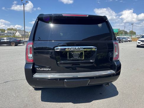 Used 2019 GMC Yukon Denali w/ Denali Ultimate Package AWD/4WD image 12