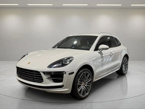 Used 2020 Porsche Macan Turbo image 19