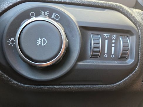 Used 2022 Jeep Wrangler Unlimited Sport AWD/4WD image 12