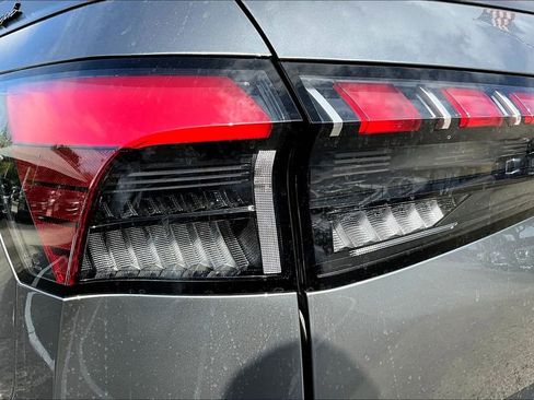 New 2026 INFINITI QX80 Autograph w/ Premium Cargo Package image 37