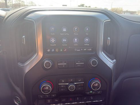 Used 2022 Chevrolet Silverado 2500 LTZ w/ LTZ Convenience Package image 13