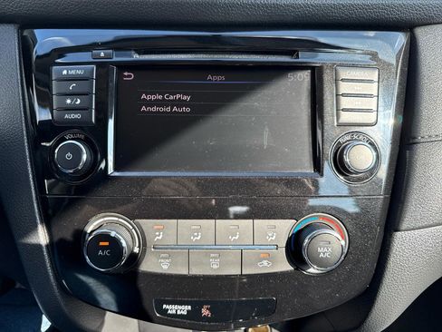 Used 2018 Nissan Rogue S AWD/4WD image 13