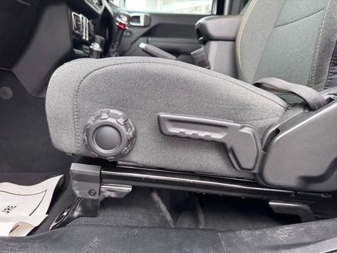 Used 2025 Jeep Wrangler Sport image 12