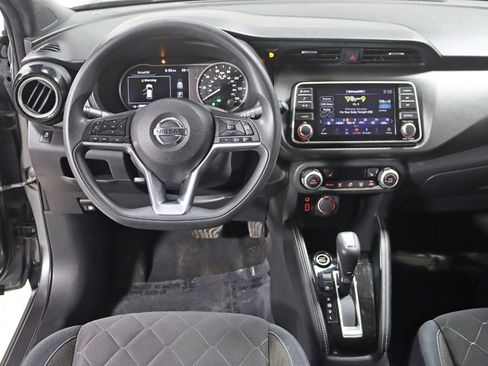 Used 2018 Nissan Kicks SV image 14