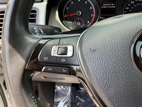 Used 2019 Volkswagen Atlas SE w/ Towing Package AWD/4WD image 14