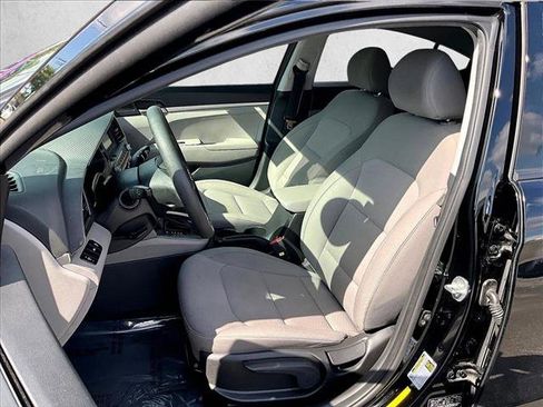 Used 2020 Hyundai Elantra SE image 26