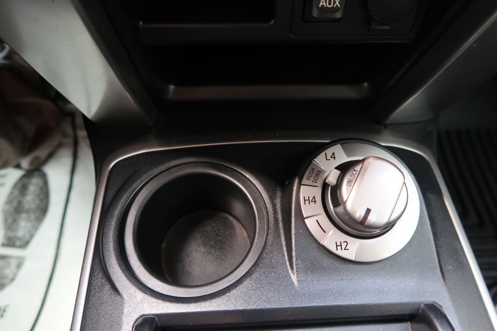 Used 2016 Toyota 4Runner SR5 AWD/4WD image 16