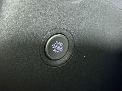 Used 2023 Volkswagen ID.4 Pro image 21