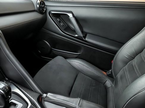 Used 2019 Nissan GT-R Premium AWD/4WD image 37