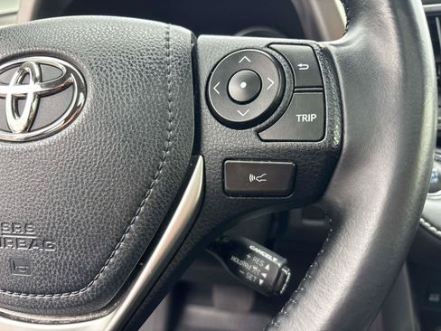 Used 2018 Toyota RAV4 XLE AWD/4WD image 20