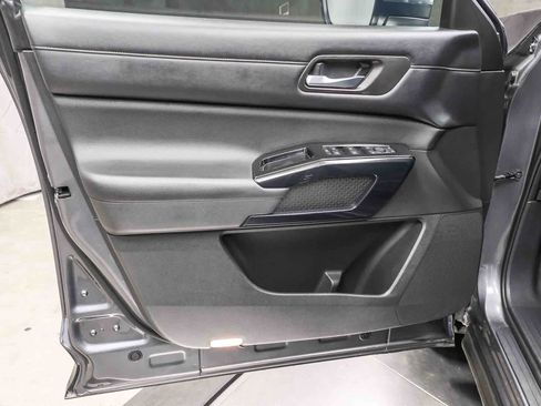 Used 2022 Nissan Pathfinder SV FWD image 24
