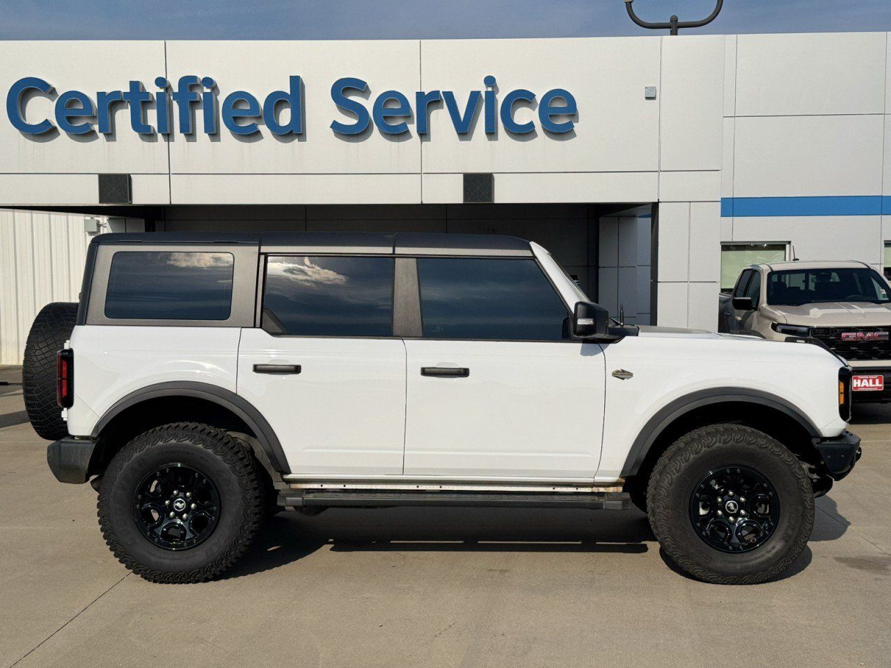 Used 2024 Ford Bronco Wildtrak AWD/4WD image 3