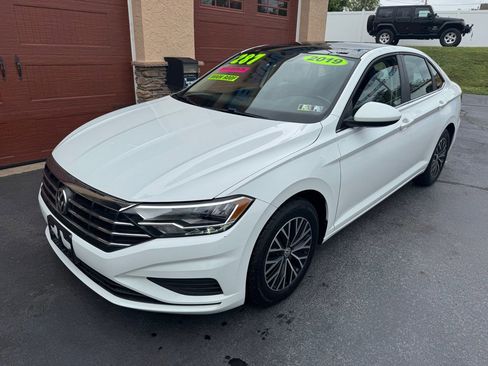 Used 2019 Volkswagen Jetta SE w/ Cold Weather Package image 2