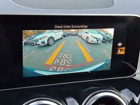 Used 2021 Mercedes-Benz GLB 250 4MATIC image 16