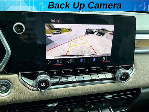 Used 2025 GMC Canyon Denali AWD/4WD image 14