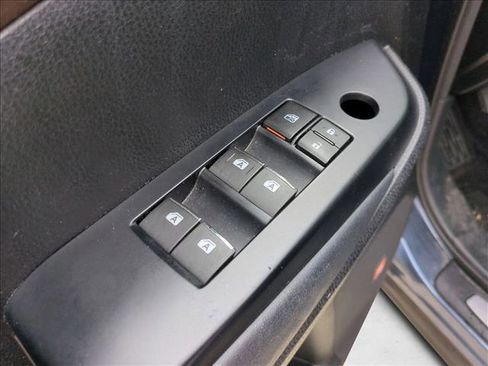 Used 2014 Toyota Highlander Limited FWD image 10