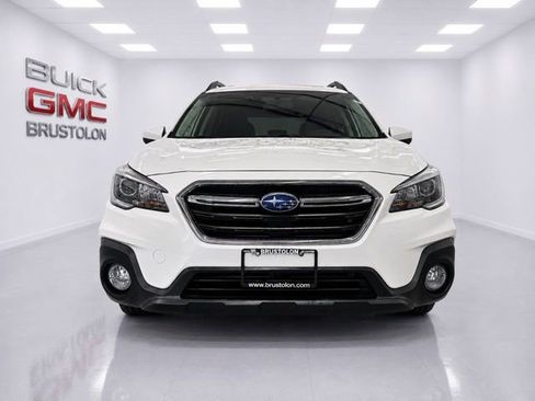 Used 2018 Subaru Outback 2.5i Premium AWD/4WD image 2