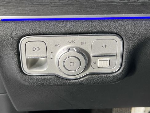 Used 2023 Mercedes-Benz GLE 350 4MATIC w/ AMG Line Exterior image 10