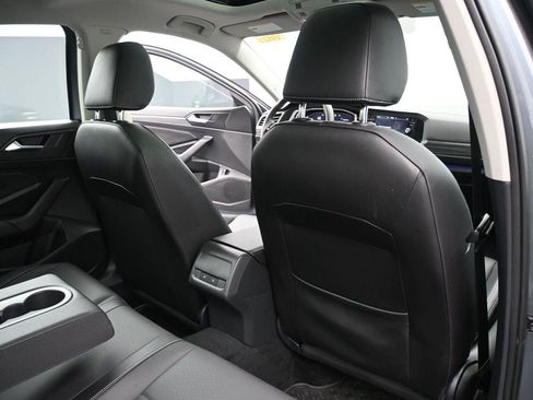 Used 2021 Volkswagen Jetta SEL FWD image 18