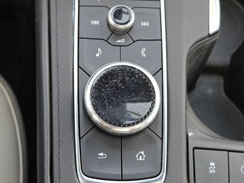Used 2023 Cadillac XT4 Luxury w/ Driver Awareness Package FWD image 8