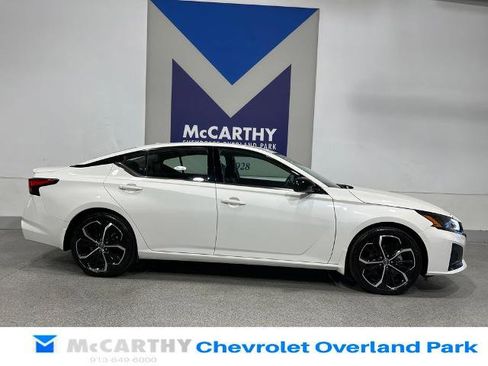 Used 2023 Nissan Altima 2.5 SR FWD image 4