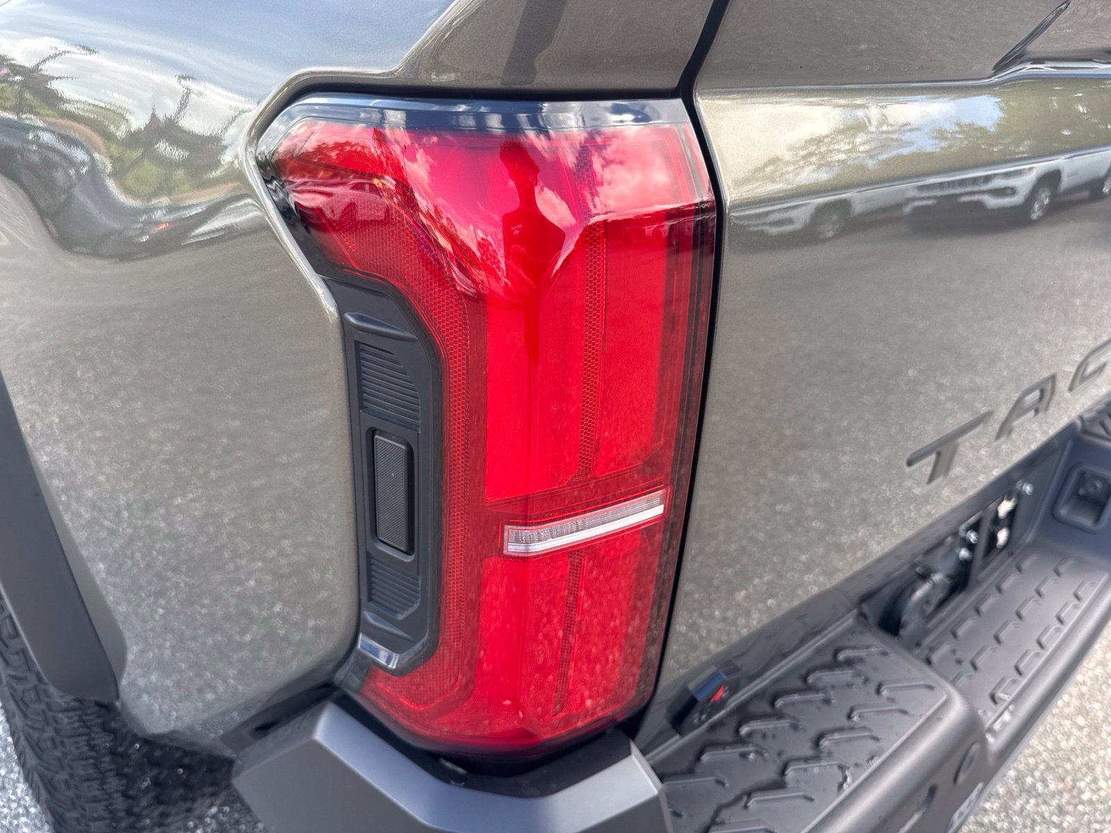 Used 2025 Toyota Tacoma 4x4 Double Cab Hybrid image 13