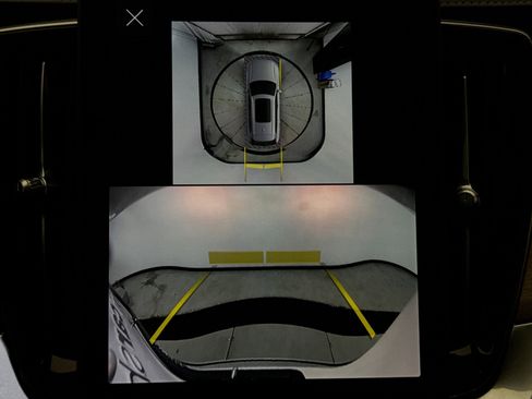 Used 2025 Volvo XC90 B6 Plus image 16