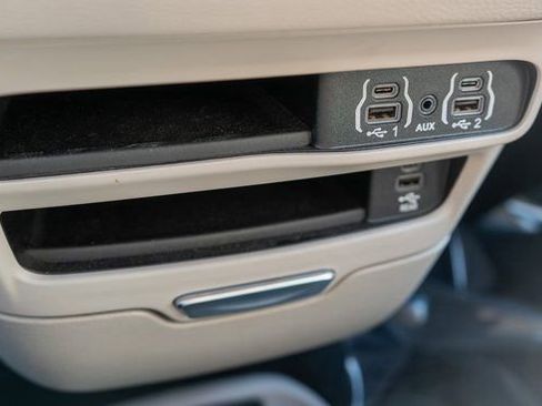Used 2023 Chrysler Pacifica Touring-L w/ Uconnect Theater Family Group image 31
