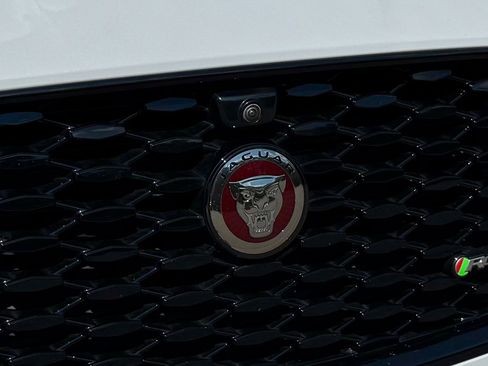 Used 2021 Jaguar XF R-Dynamic SE image 83