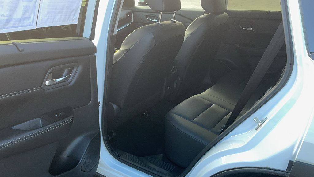 Used 2025 Nissan Rogue SV w/ SV Premium Package AWD/4WD image 28