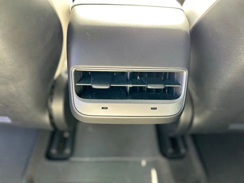 Used 2023 Tesla Model 3 Standard Range image 11