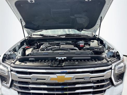 Used 2024 Chevrolet Silverado 2500 LTZ w/ LTZ Plus Package image 34