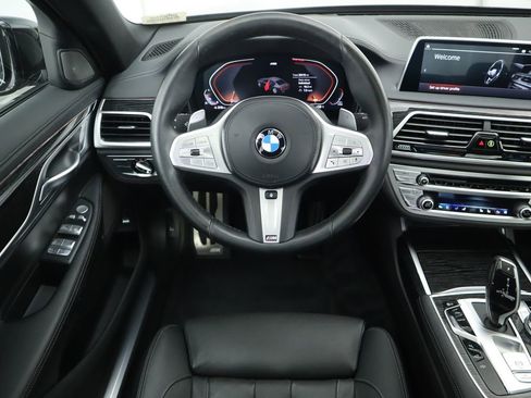 Certified 2022 BMW 740i w/ M Sport Package image 10