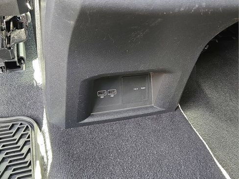 Used 2021 Volkswagen Atlas SEL Premium image 17