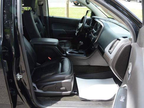 Used 2018 Chevrolet Colorado Z71 AWD/4WD image 17