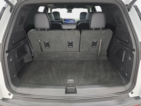 Used 2025 Chevrolet Traverse LT AWD/4WD image 34