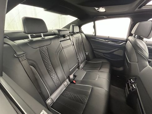 Used 2020 BMW M550i xDrive M550i xDrive w/ Executive Package image 39