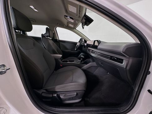 Used 2025 Kia K4 FWD image 29