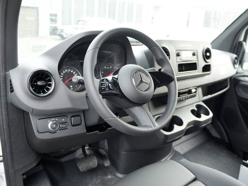 New 2025 Mercedes-Benz Sprinter 2500 image 11