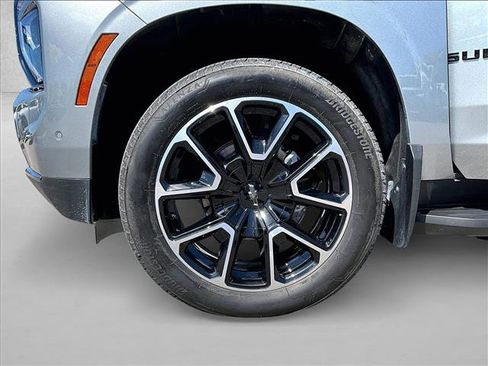 Used 2025 Chevrolet Suburban RST w/ Comfort Package image 10