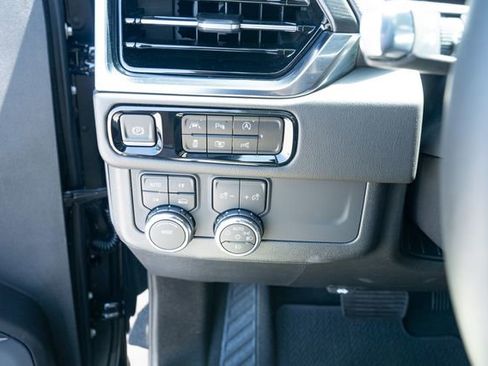 Used 2025 GMC Yukon Denali AWD/4WD image 28