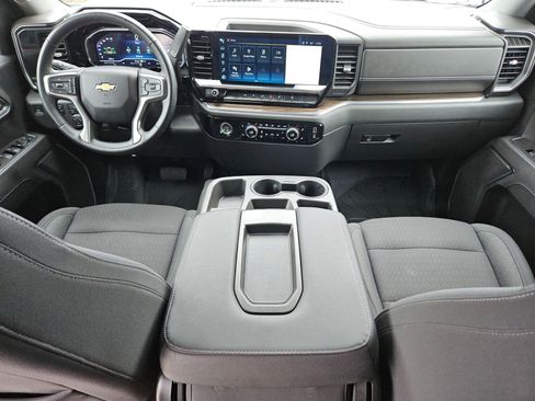 Certified 2023 Chevrolet Silverado 1500 LT w/ Z71 Off-Road Package image 16