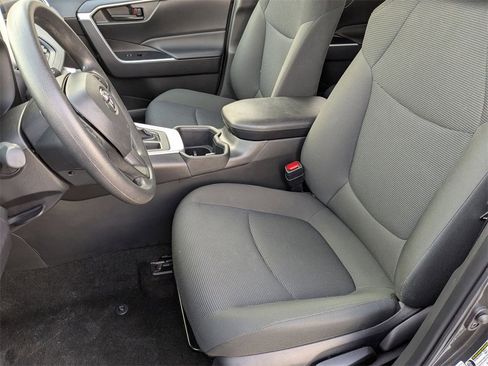 Used 2025 Toyota RAV4 LE image 17