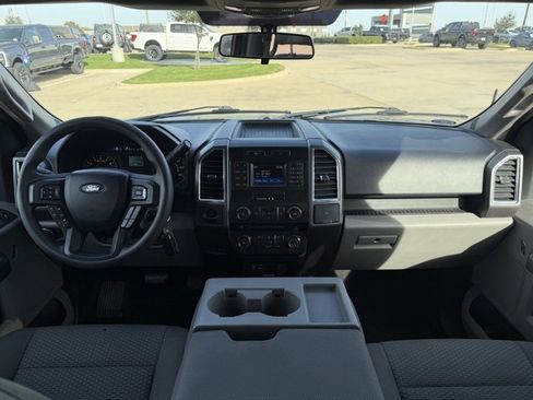Used 2015 Ford F150 XLT image 21