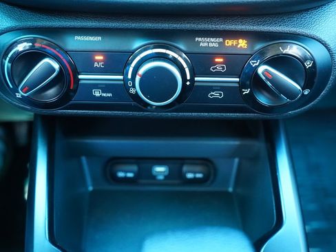 Used 2024 Kia Soul LX w/ Option Group 015 FWD image 32