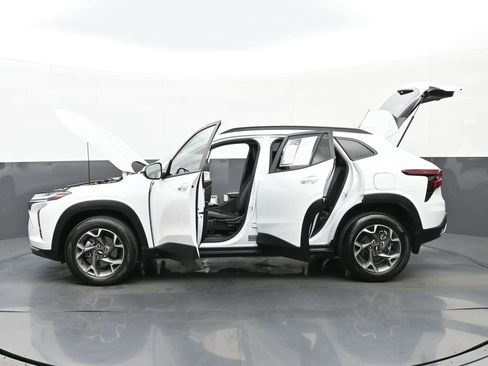 Used 2024 Chevrolet Trax LT w/ Driver Confidence Package image 48