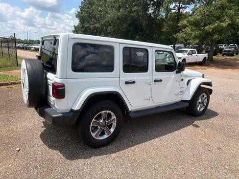 Used 2021 Jeep Wrangler Unlimited Sahara AWD/4WD image 7