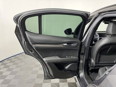 Used 2023 Alfa Romeo Stelvio Ti image 41