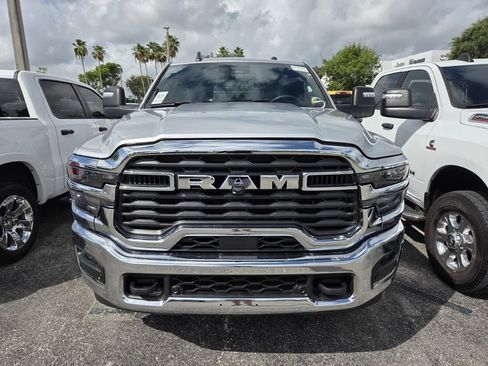 Used 2026 RAM 2500 Big Horn AWD/4WD image 2