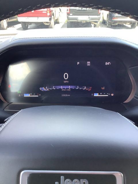 Certified 2023 Jeep Grand Cherokee Overland w/ Luxury Tech Group IV AWD/4WD image 11